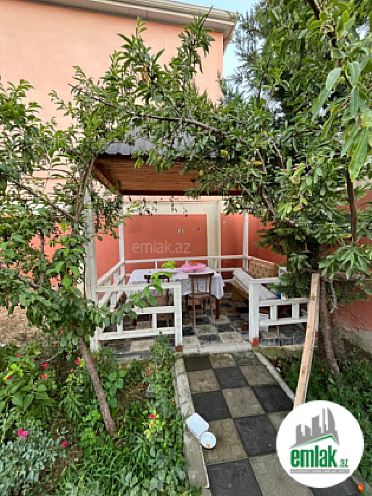 Satılır 3 otaqlı mənzil 110 m²