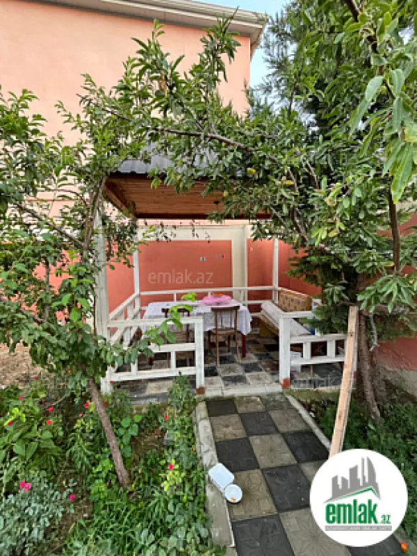 Satılır 3 otaqlı mənzil 110 m²