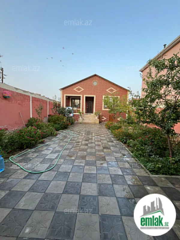 Satılır 3 otaqlı mənzil 110 m²