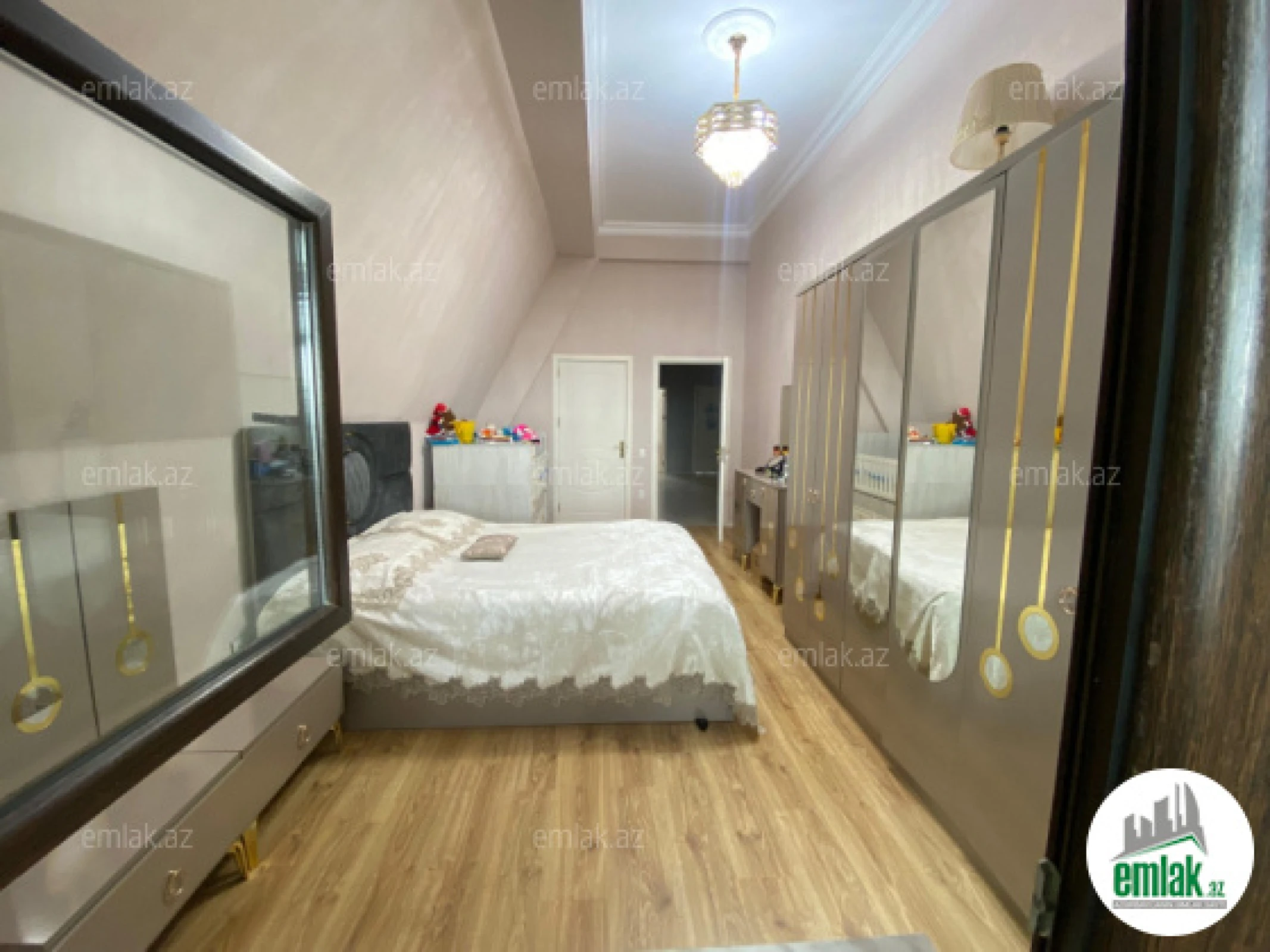 Satılır 4 otaqlı yeni tikili 143 m²