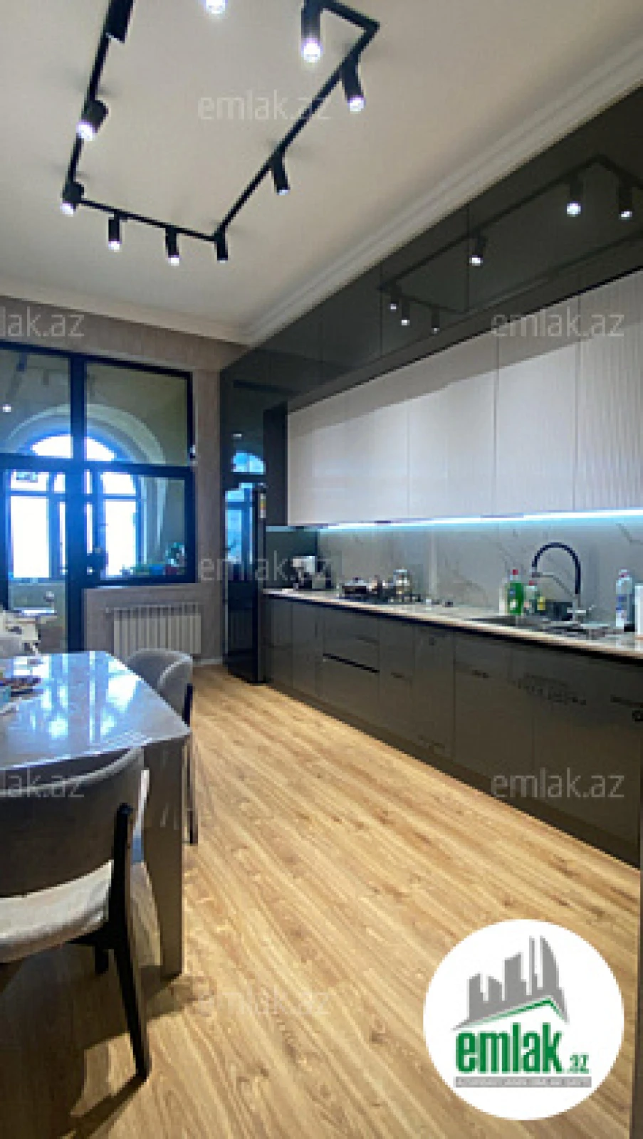 Satılır 4 otaqlı yeni tikili 143 m²