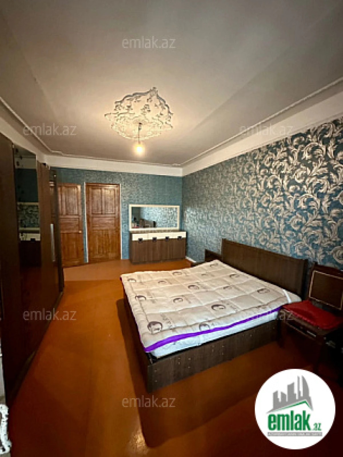 Satılır 3 otaqlı köhnə tikili 100 m²