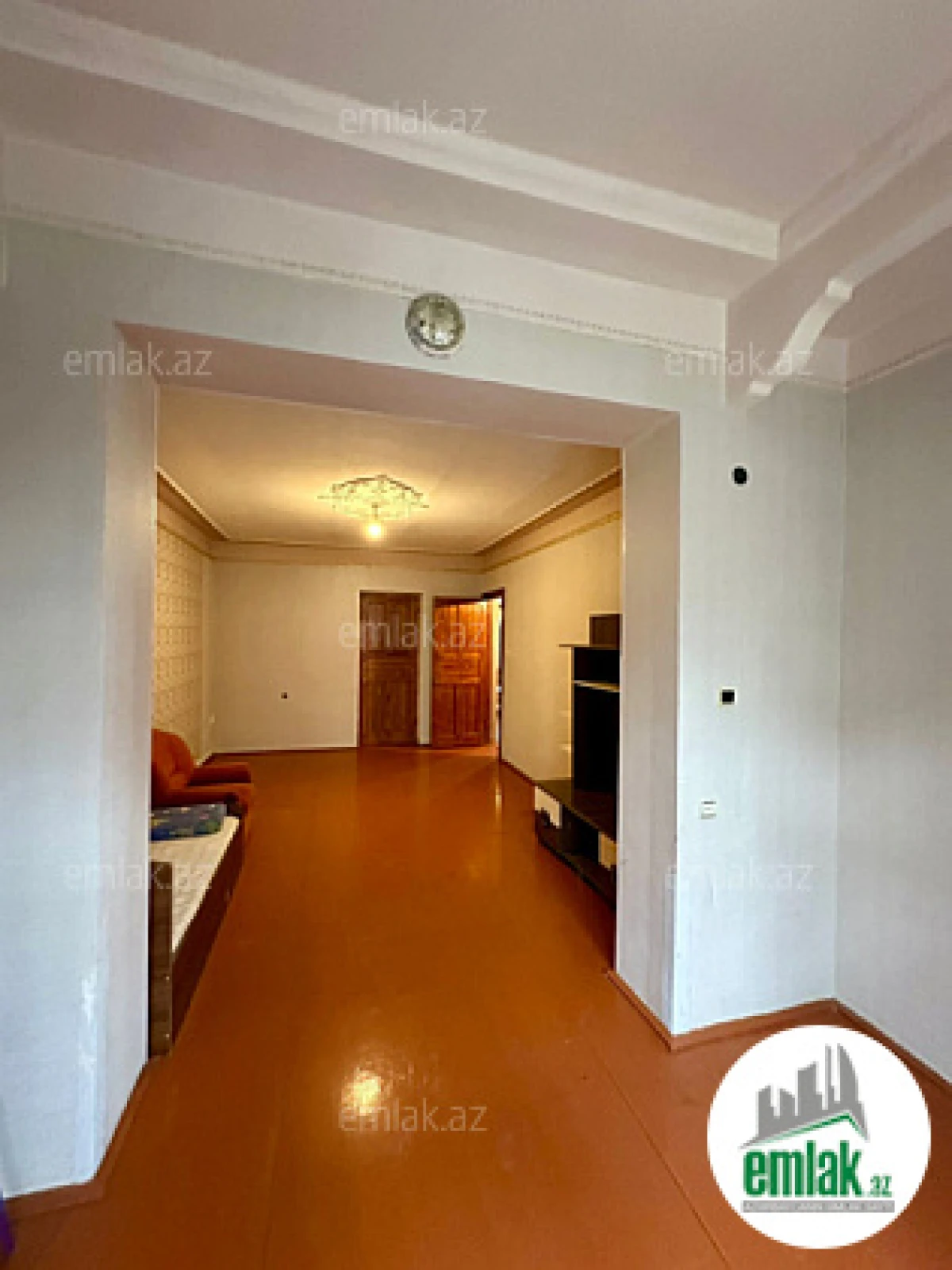 Satılır 3 otaqlı köhnə tikili 100 m²