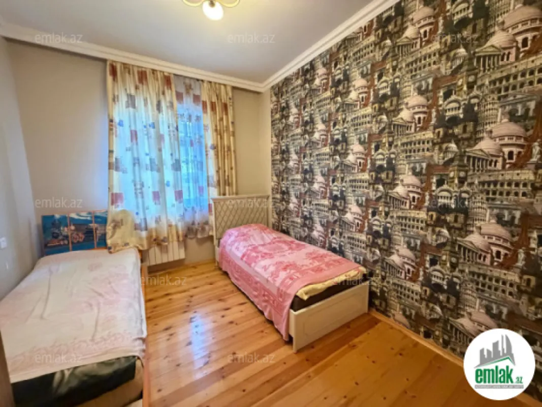 Satılır 4 otaqlı mənzil 200 m²