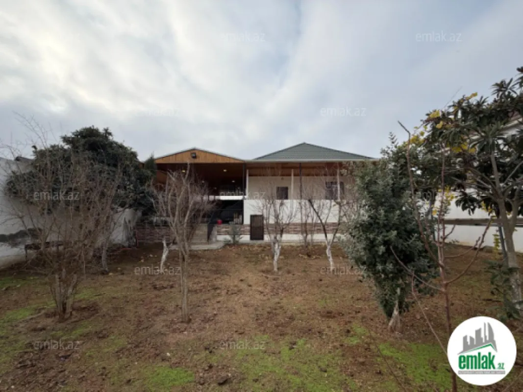 Satılır 4 otaqlı mənzil 200 m²