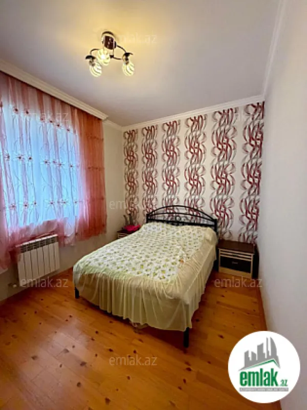 Satılır 4 otaqlı mənzil 200 m²