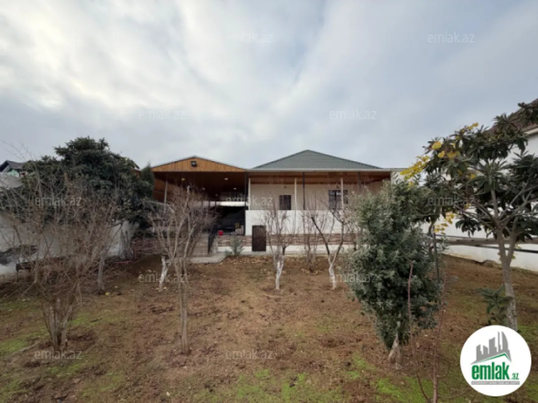 Satılır 4 otaqlı mənzil 200 m²