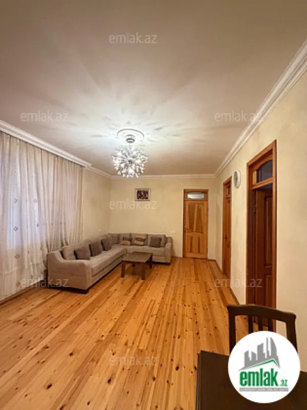 Satılır 4 otaqlı mənzil 200 m²