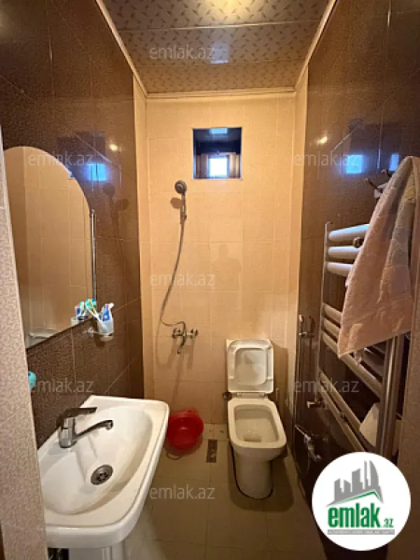 Satılır 4 otaqlı mənzil 200 m²