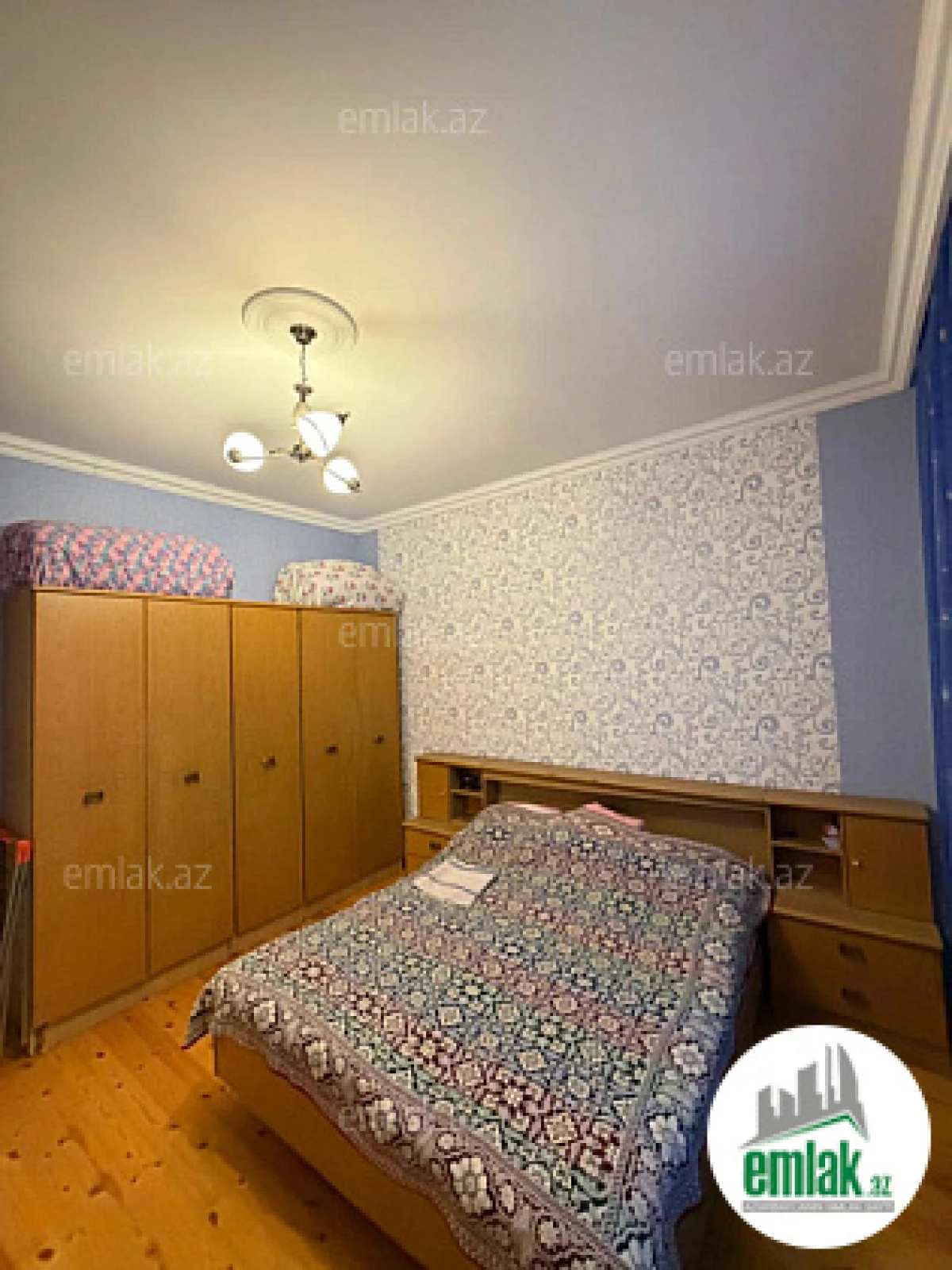 Satılır 4 otaqlı mənzil 200 m²