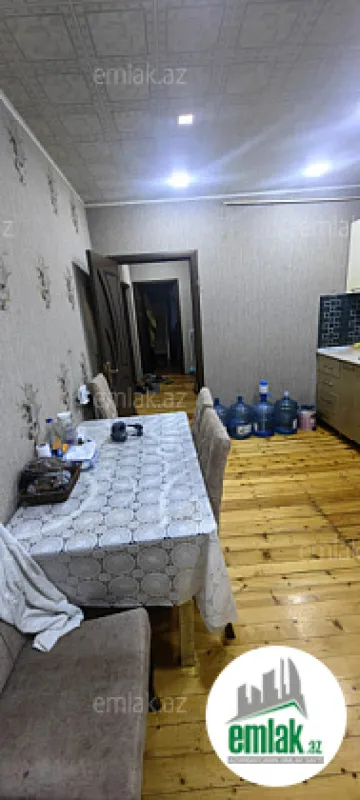 Satılır 2 otaqlı köhnə tikili 68 m²