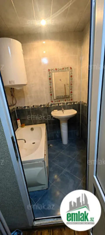 Satılır 2 otaqlı köhnə tikili 68 m²