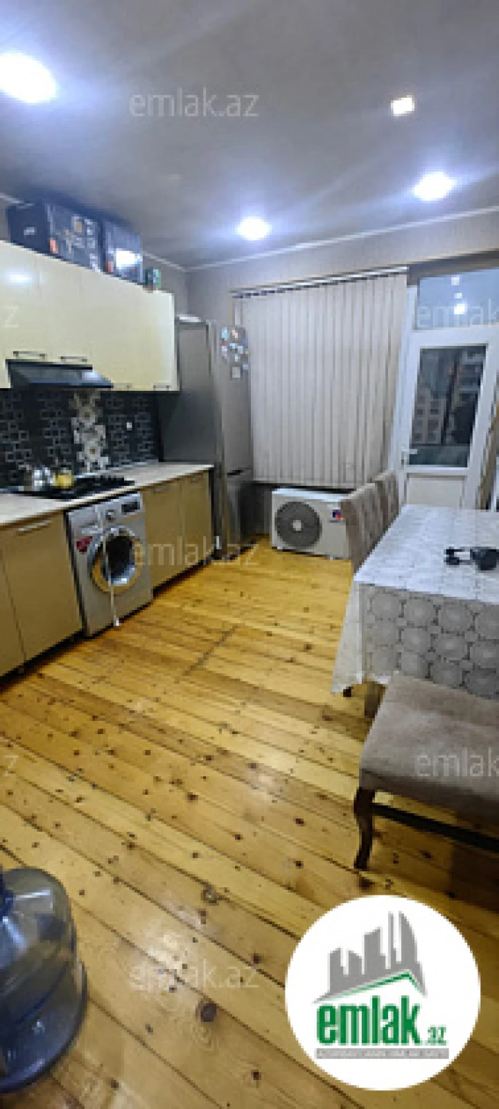 Satılır 2 otaqlı köhnə tikili 68 m²