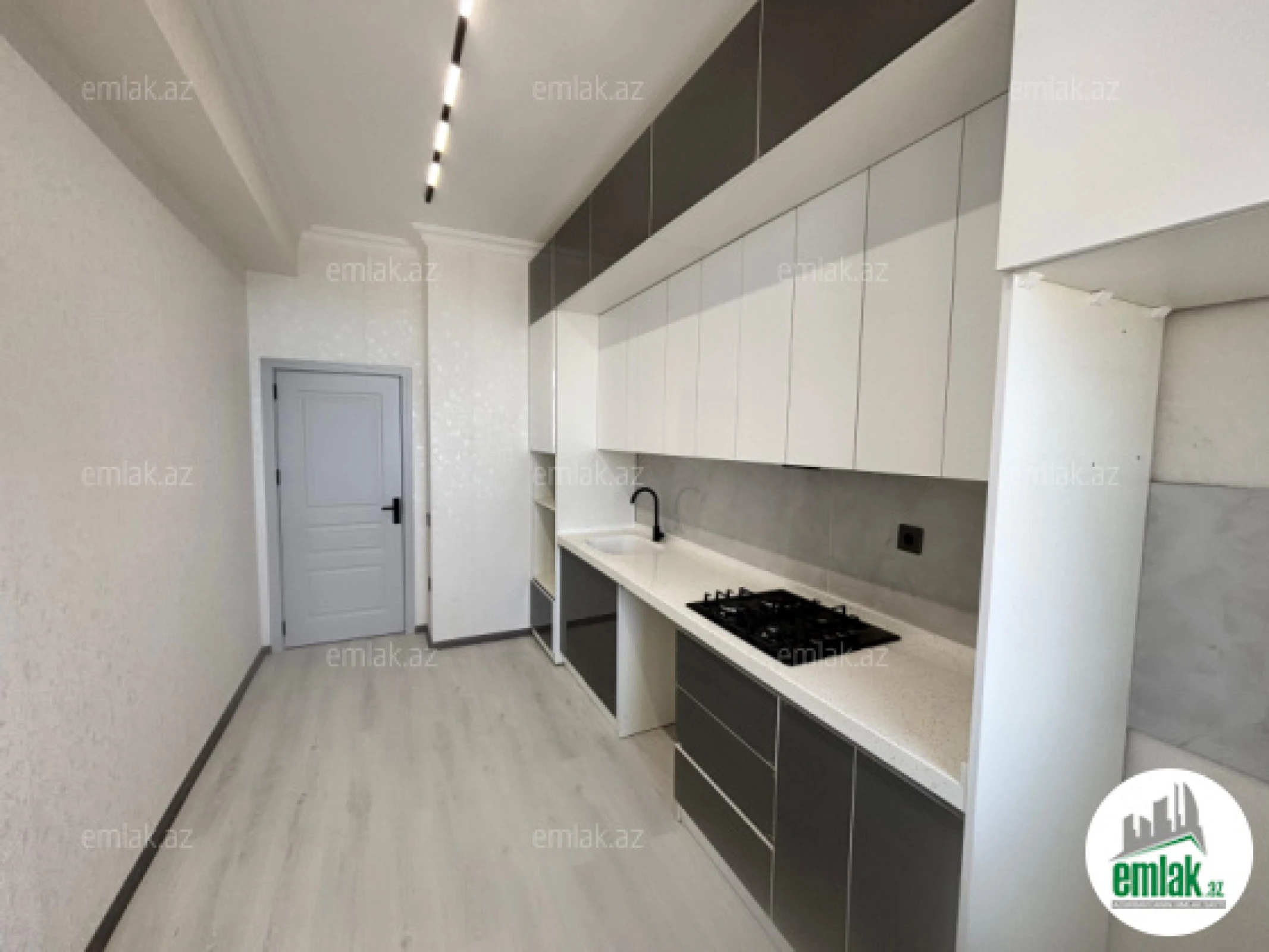 Satılır 2 otaqlı yeni tikili 68 m²