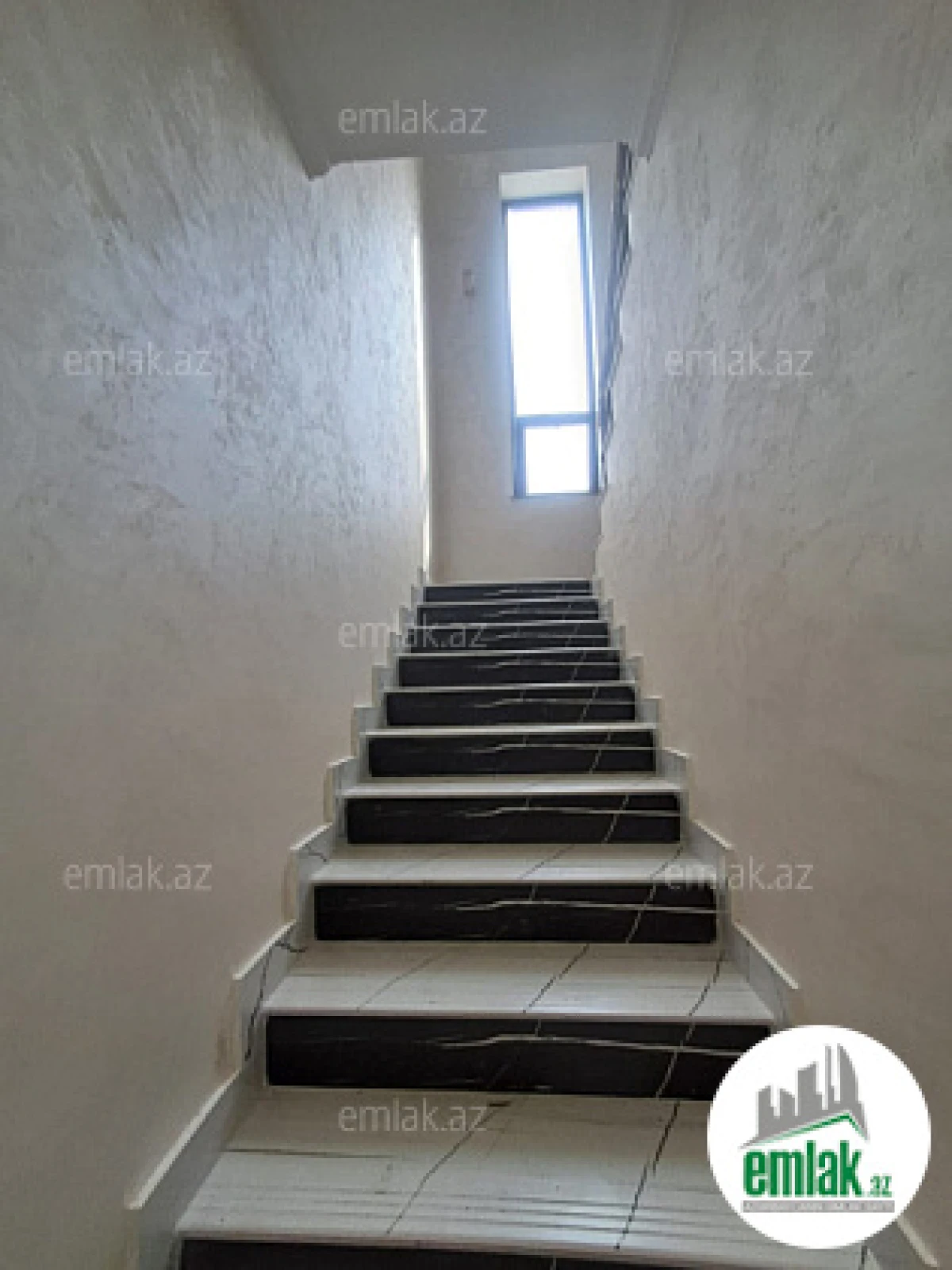 Satılır 5 otaqlı həyət evi 152 m²