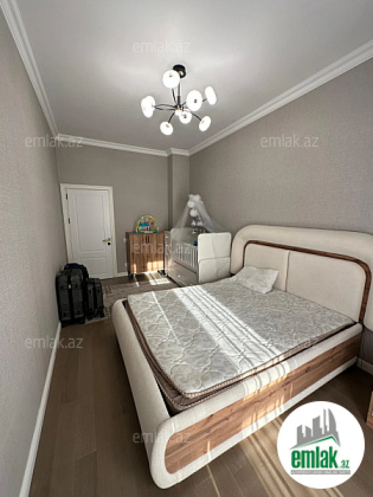 Satılır 3 otaqlı yeni tikili 70 m²