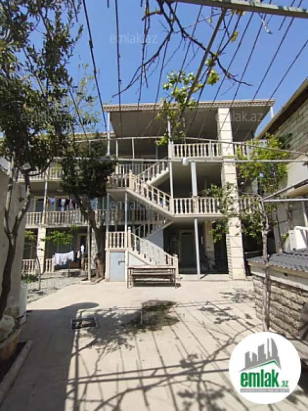 Satılır 16 otaqlı həyət evi 1000 m²