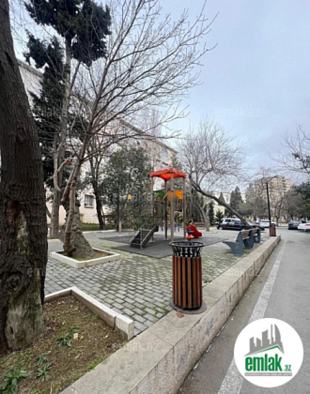 Satılır 2 otaqlı köhnə tikili 48 m²