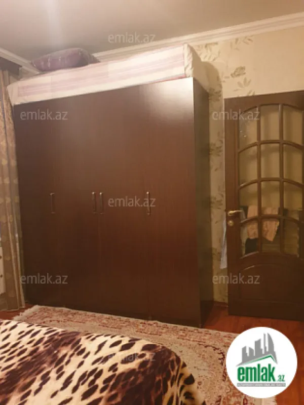 Satılır 2 otaqlı köhnə tikili 65 m²
