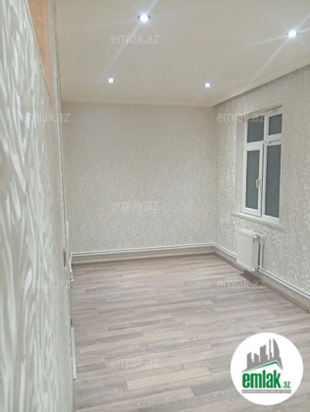 Satılır 2 otaqlı köhnə tikili 56 m²