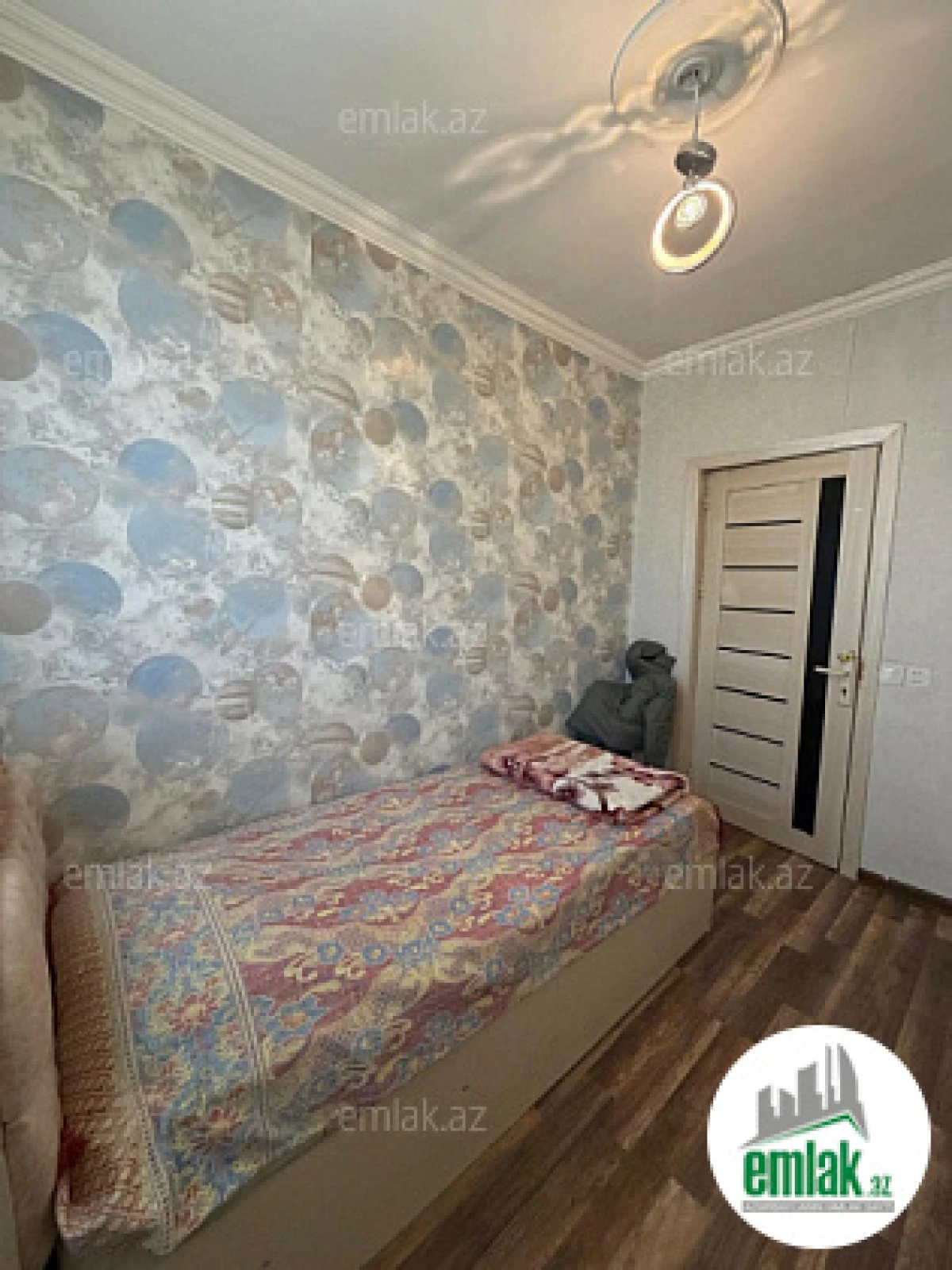 Satılır 3 otaqlı köhnə tikili 70 m²