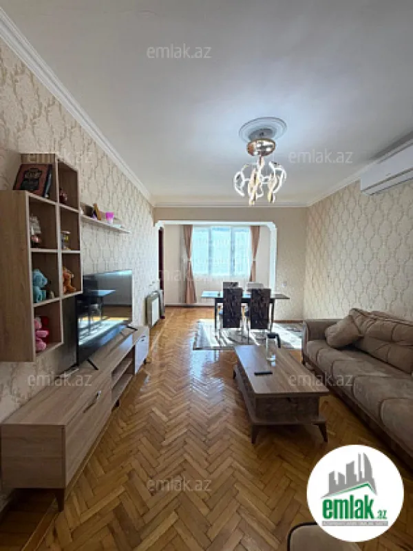 Satılır 3 otaqlı köhnə tikili 70 m²