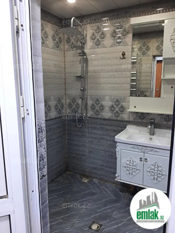 Satılır 2 otaqlı köhnə tikili 68 m²