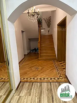 Satılır 5 otaqlı həyət evi 210 m²
