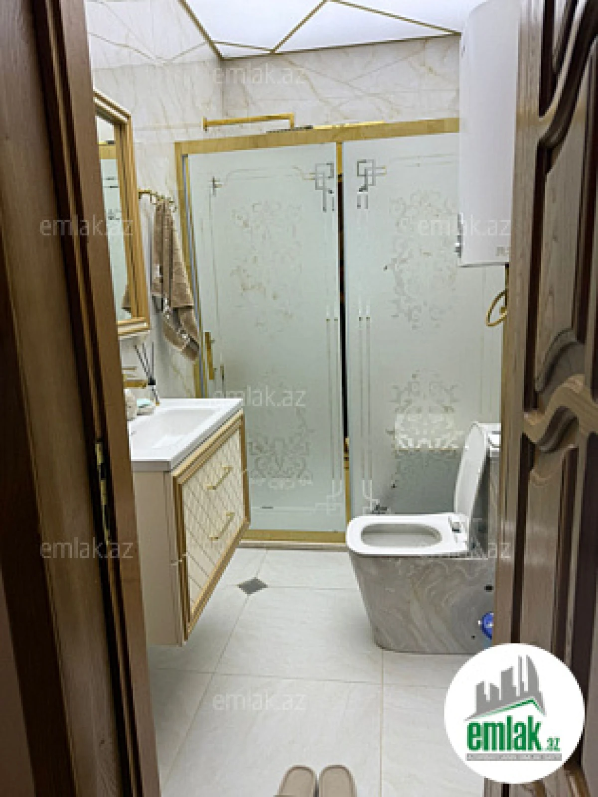 Satılır 5 otaqlı həyət evi 210 m²