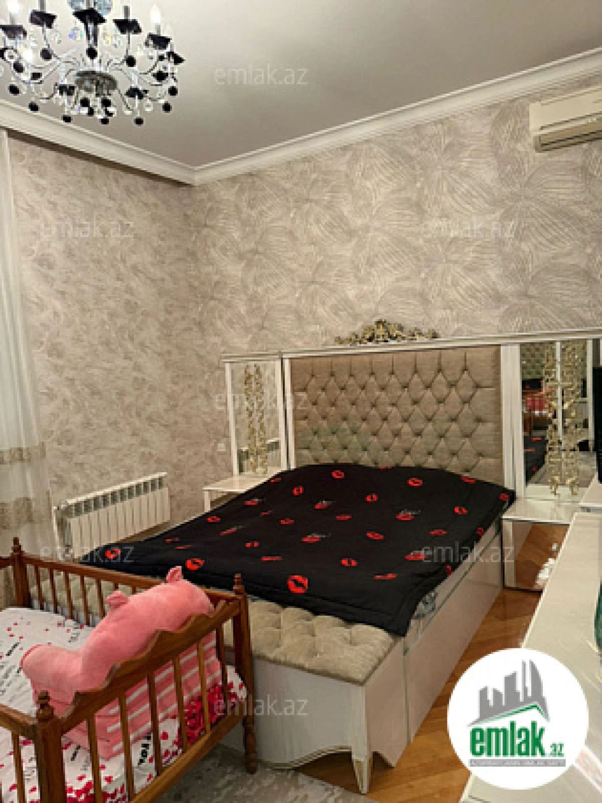 Satılır 5 otaqlı həyət evi 210 m²