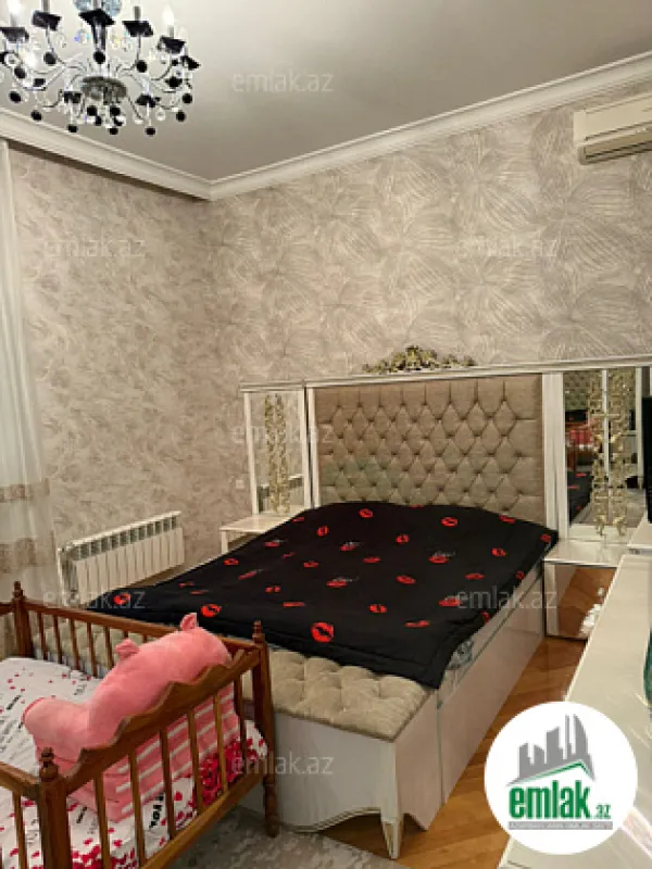 Satılır 5 otaqlı həyət evi 210 m²