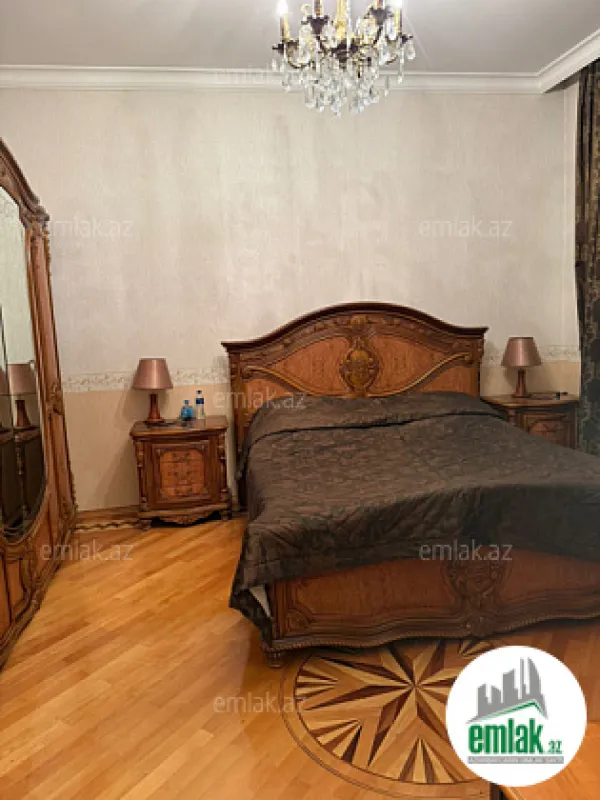 Satılır 5 otaqlı həyət evi 210 m²