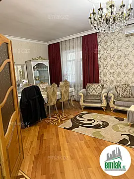 Satılır 5 otaqlı həyət evi 210 m²