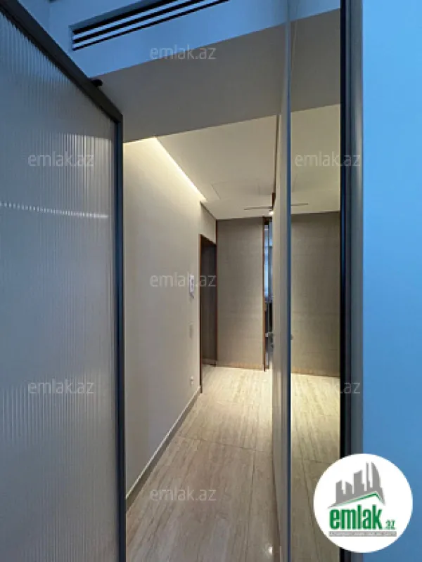 Satılır 2 otaqlı köhnə tikili 65 m²