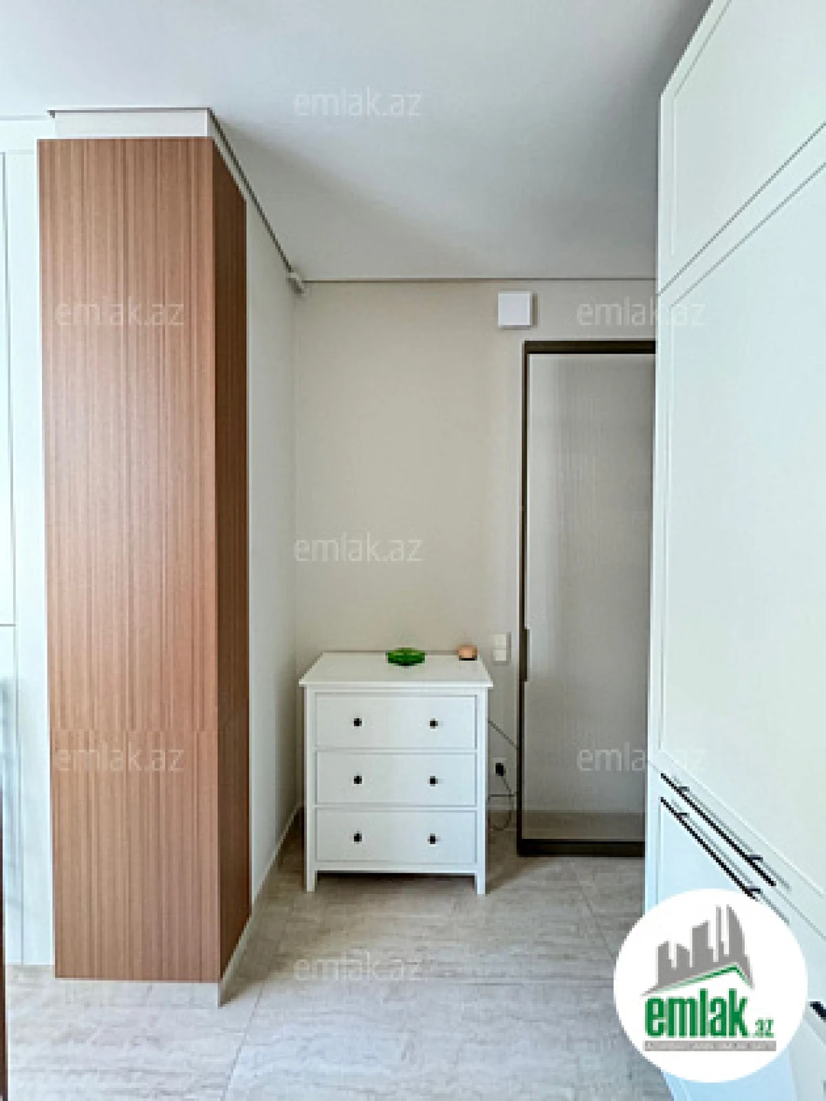 Satılır 2 otaqlı köhnə tikili 65 m²