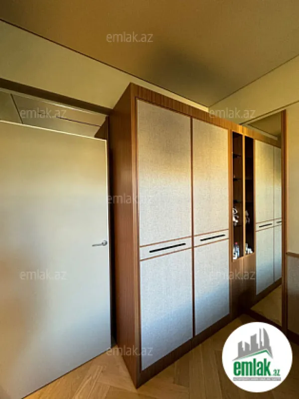 Satılır 2 otaqlı köhnə tikili 65 m²