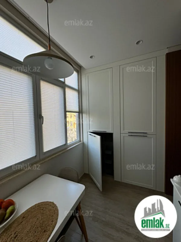 Satılır 2 otaqlı köhnə tikili 65 m²
