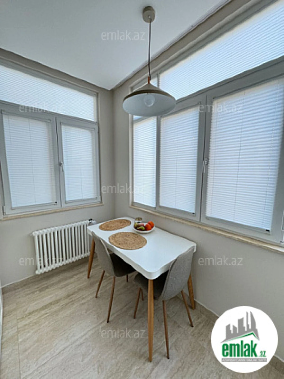 Satılır 2 otaqlı köhnə tikili 65 m²