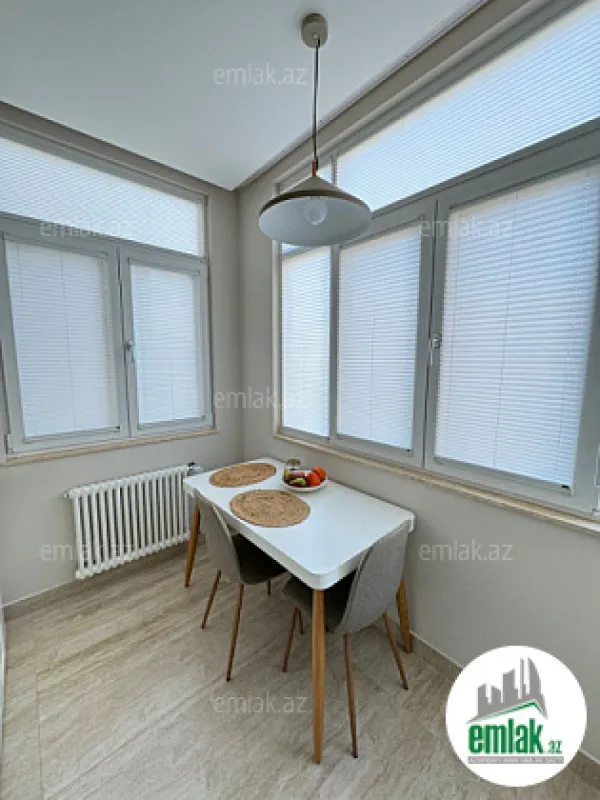 Satılır 2 otaqlı köhnə tikili 65 m²