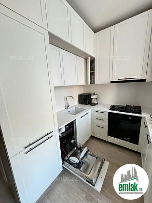 Satılır 2 otaqlı köhnə tikili 65 m²