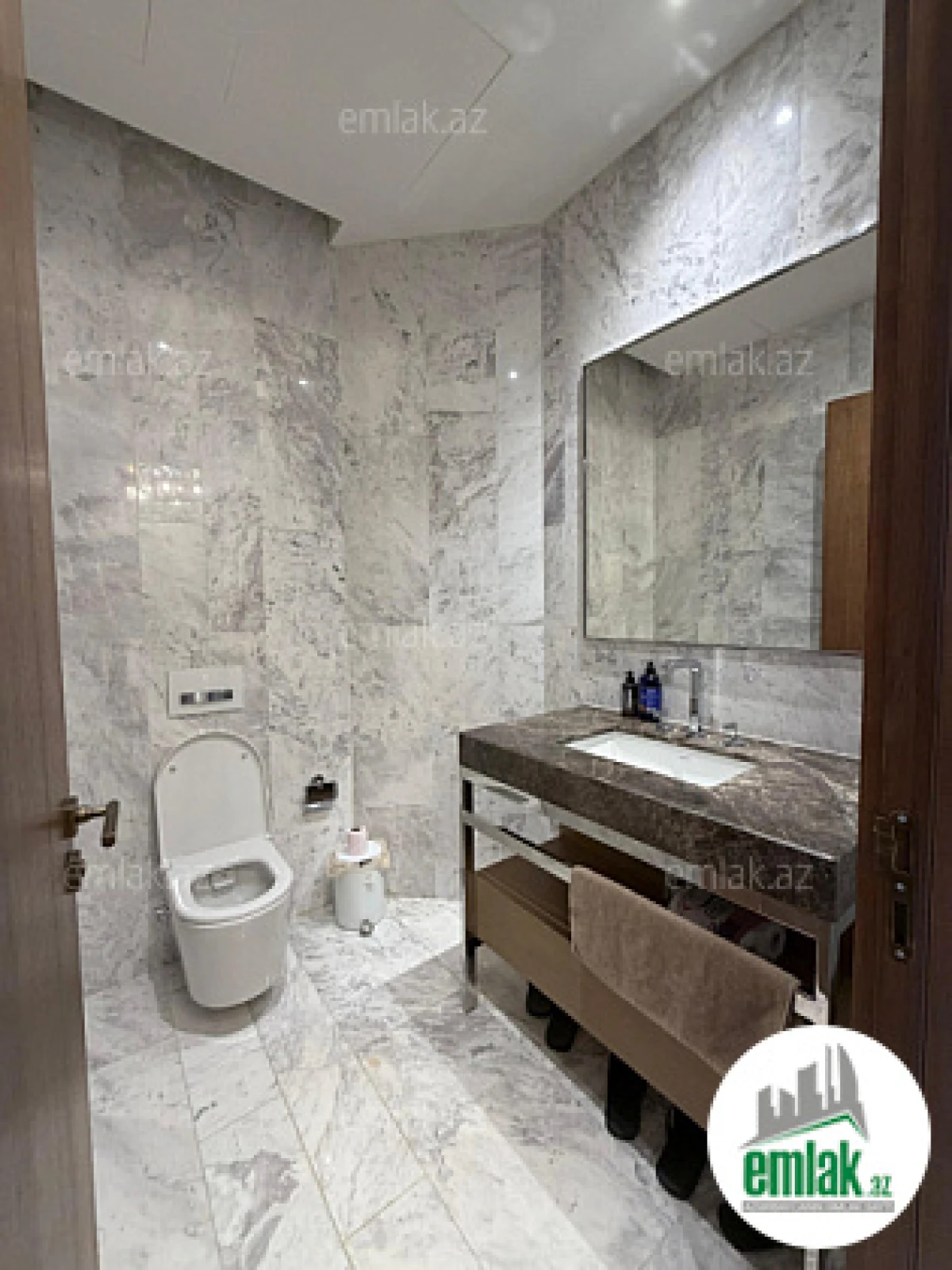 Satılır 2 otaqlı yeni tikili 100 m²