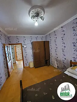 Satılır 4 otaqlı köhnə tikili 80 m²