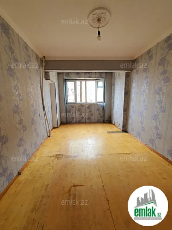 Satılır 4 otaqlı köhnə tikili 80 m²