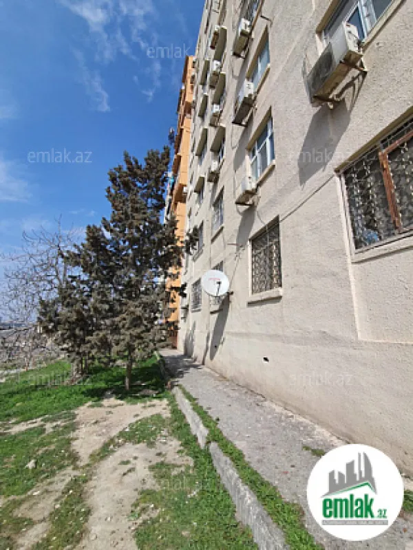 Satılır 4 otaqlı köhnə tikili 80 m²
