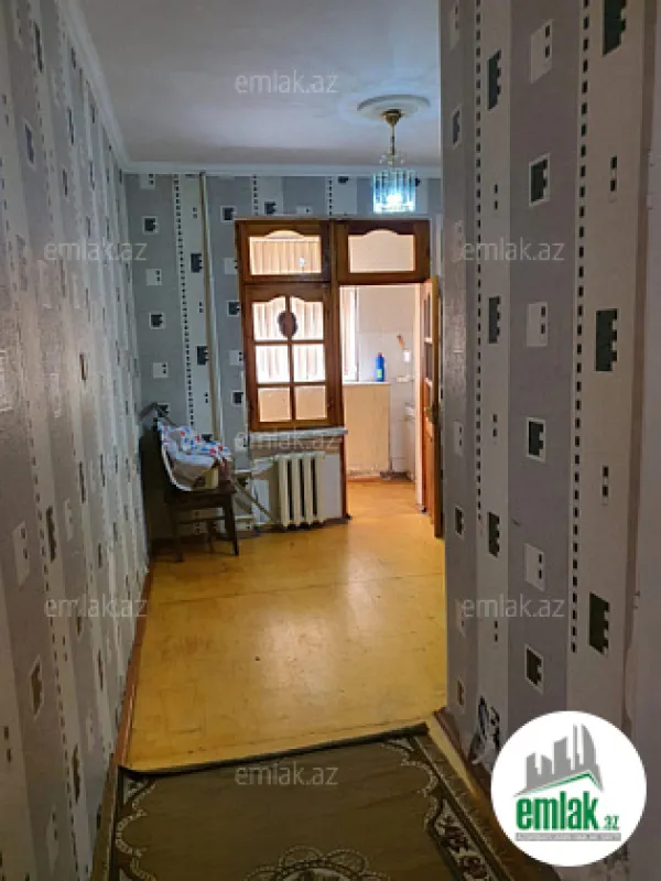 Satılır 4 otaqlı köhnə tikili 80 m²