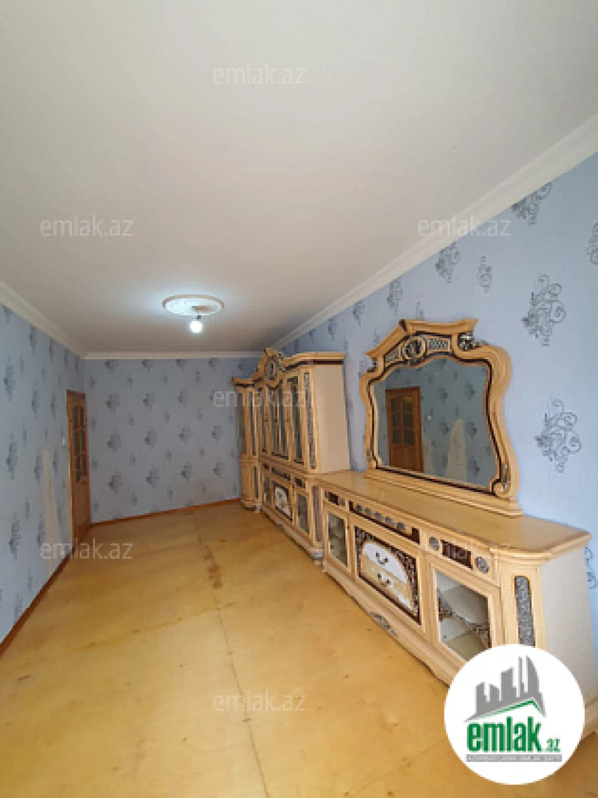 Satılır 4 otaqlı köhnə tikili 80 m²