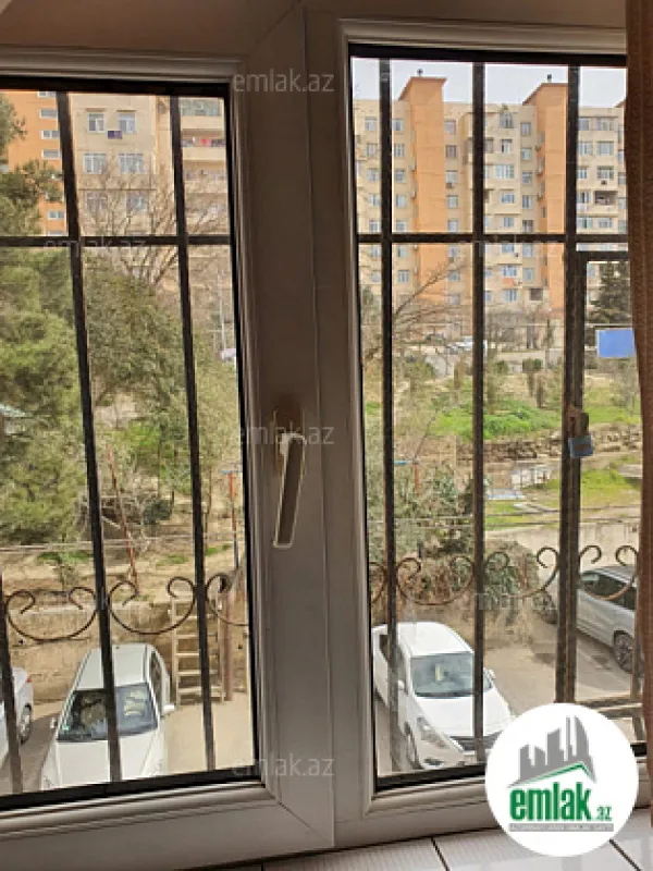 Satılır 4 otaqlı köhnə tikili 80 m²