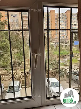 Satılır 4 otaqlı köhnə tikili 80 m²