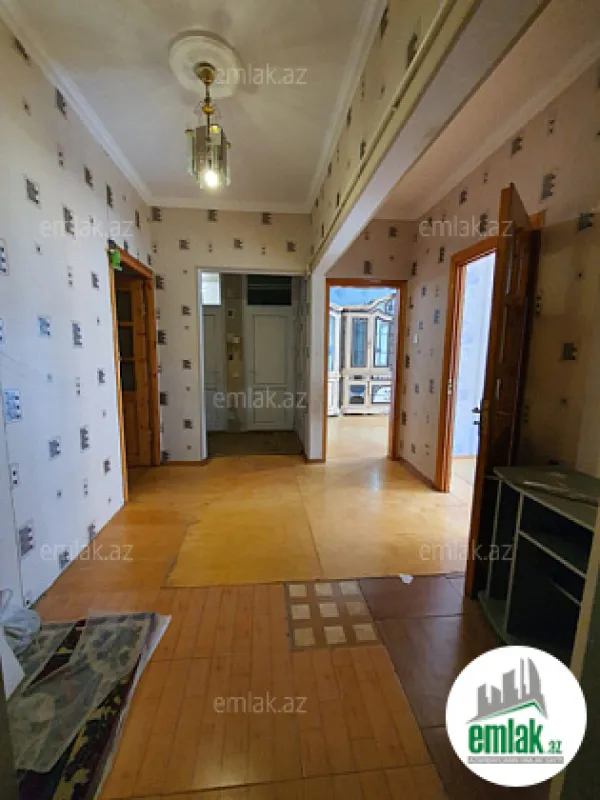 Satılır 4 otaqlı köhnə tikili 80 m²
