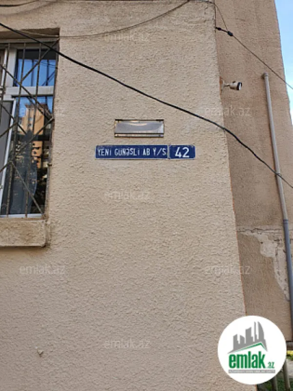 Satılır 4 otaqlı köhnə tikili 80 m²